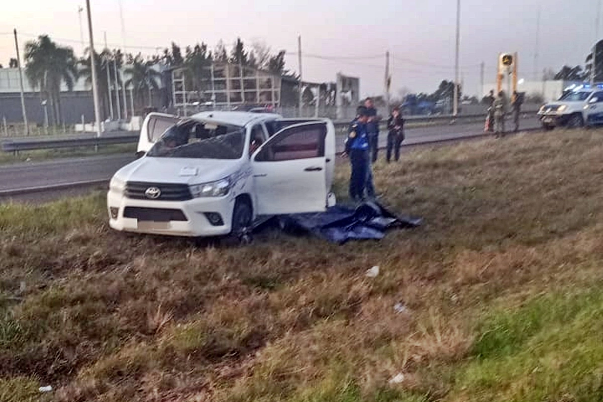 El conductor de la camioneta Toyota perdió la vida. El conductor de la camioneta Toyota perdió la vida.