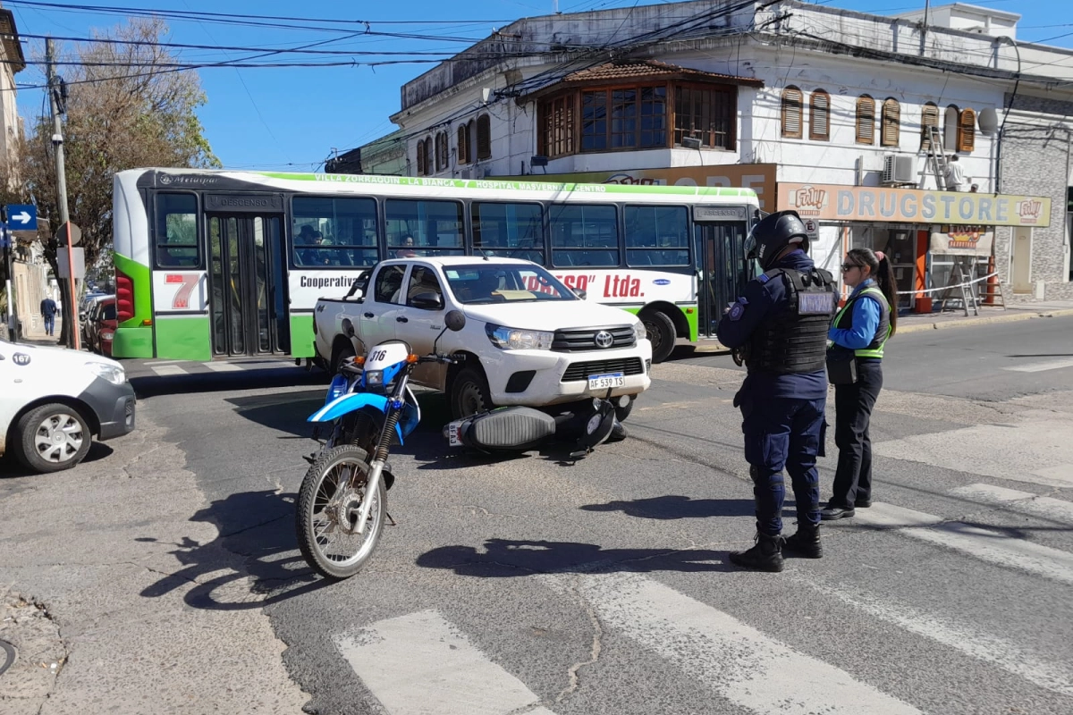 El tránsito se vio afectado por el choque. El tránsito se vio afectado por el choque.