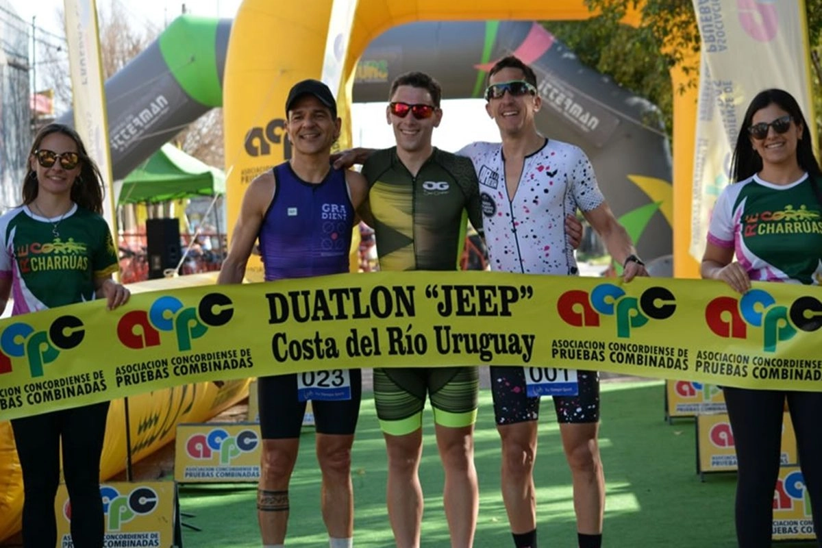 Paso la sexta del Duatlón Jeep por Los Charrúas. Paso la sexta del Duatlón Jeep por Los Charrúas.