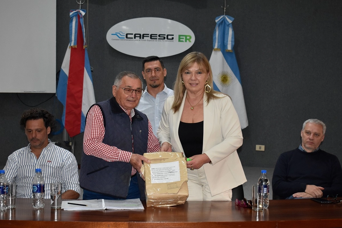 Se presentaron tres oferentes. Se presentaron tres oferentes.