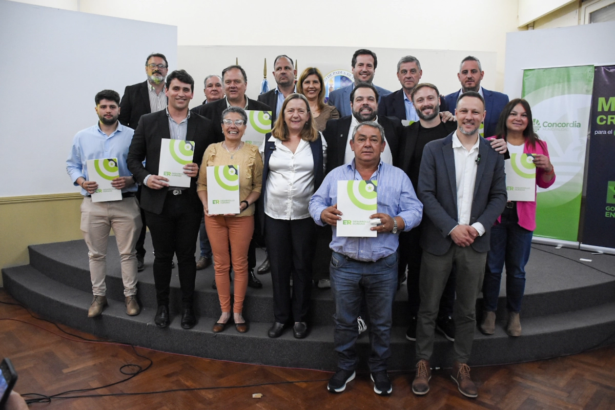 El acto se desarrolló en el palacio municipal El acto se desarrolló en el palacio municipal