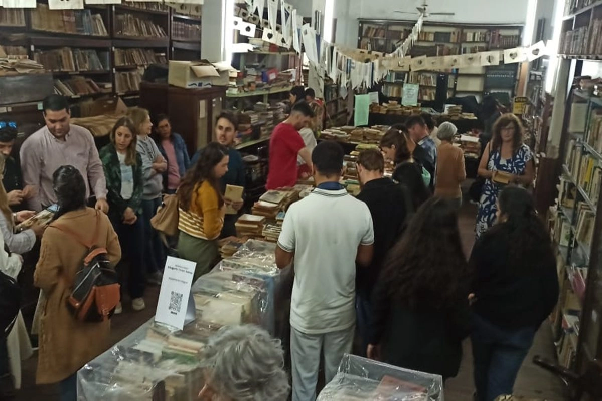 La suelta de libros conto con gran concurrencias desde horas tempranas. La suelta de libros conto con gran concurrencias desde horas tempranas.