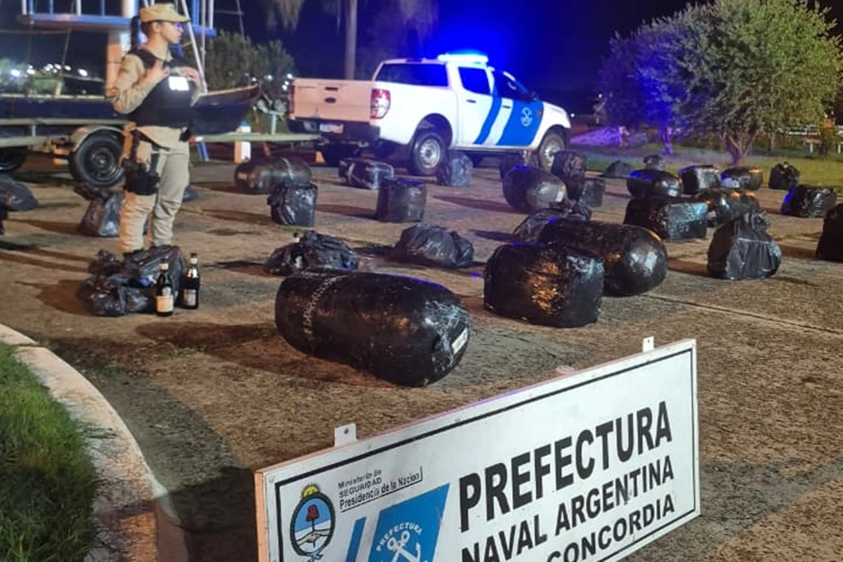 Se estima que la mercadería incautada tiene un valor de 45 millones de pesos. Se estima que la mercadería incautada tiene un valor de 45 millones de pesos.