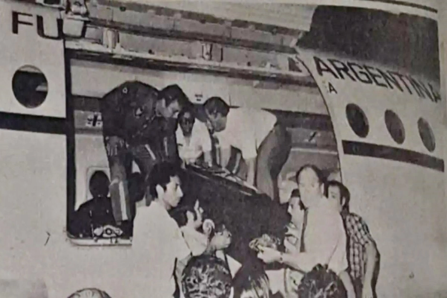 Los cuerpos de las víctimas llegando a la provincia de Corrientes
