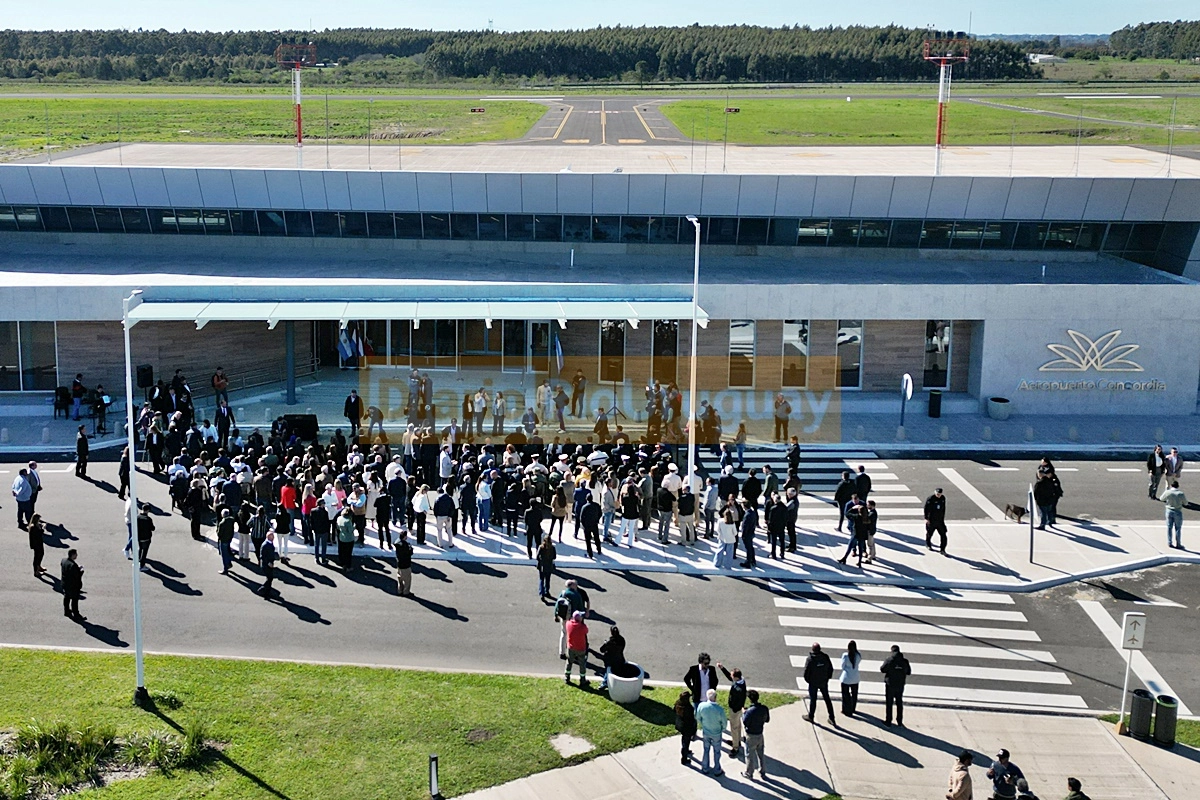El acto se llevó a cabo en la mañana de este viernes. El acto se llevó a cabo en la mañana de este viernes.