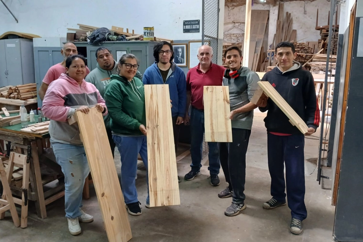 Surgió para garantizar la autonomía de un estudiante que utiliza silla de ruedas. Surgió para garantizar la autonomía de un estudiante que utiliza silla de ruedas.