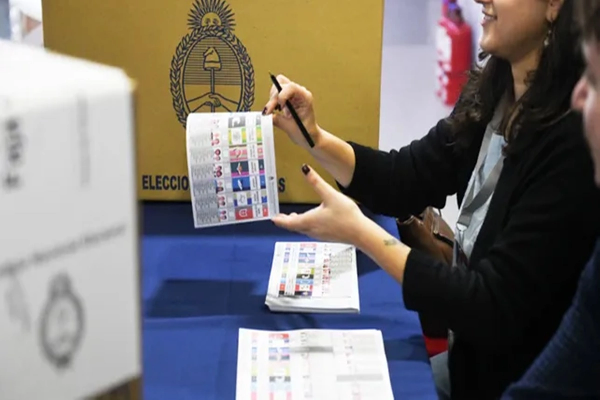 En octubre, Entre Ríos elegirá diputados y senadores nacionales. En octubre, Entre Ríos elegirá diputados y senadores nacionales.