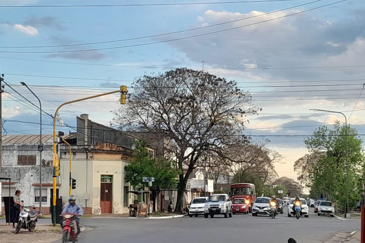 La esquina de Av. Tavella y Pte. Illia. La esquina de Av. Tavella y Pte. Illia.