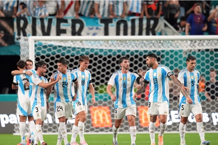 Senesi será titular ante Jordania por la fecha 3 del Mundial