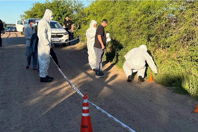 La policía encontró parte del cuerpo de una persona en el arroyo Yeruá