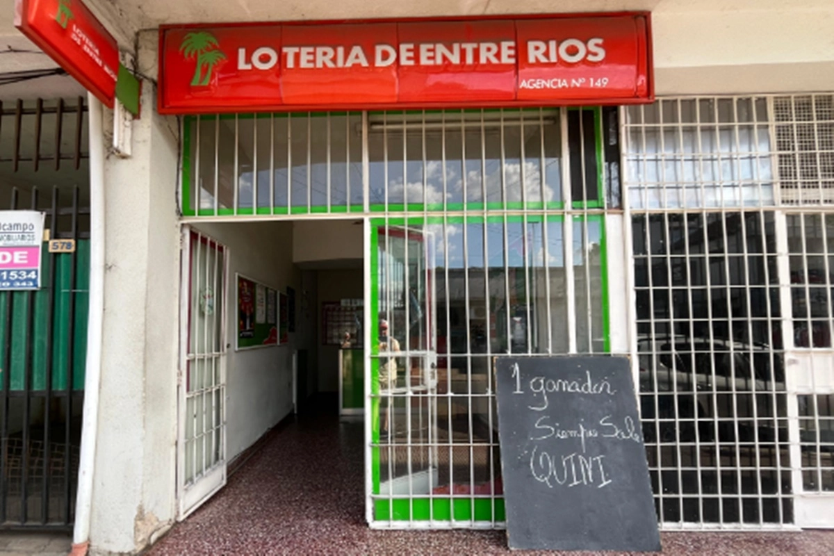 “No ha venido nadie todavía”, aseguró la agenciera respecto del ganador. “No ha venido nadie todavía”, aseguró la agenciera respecto del ganador.