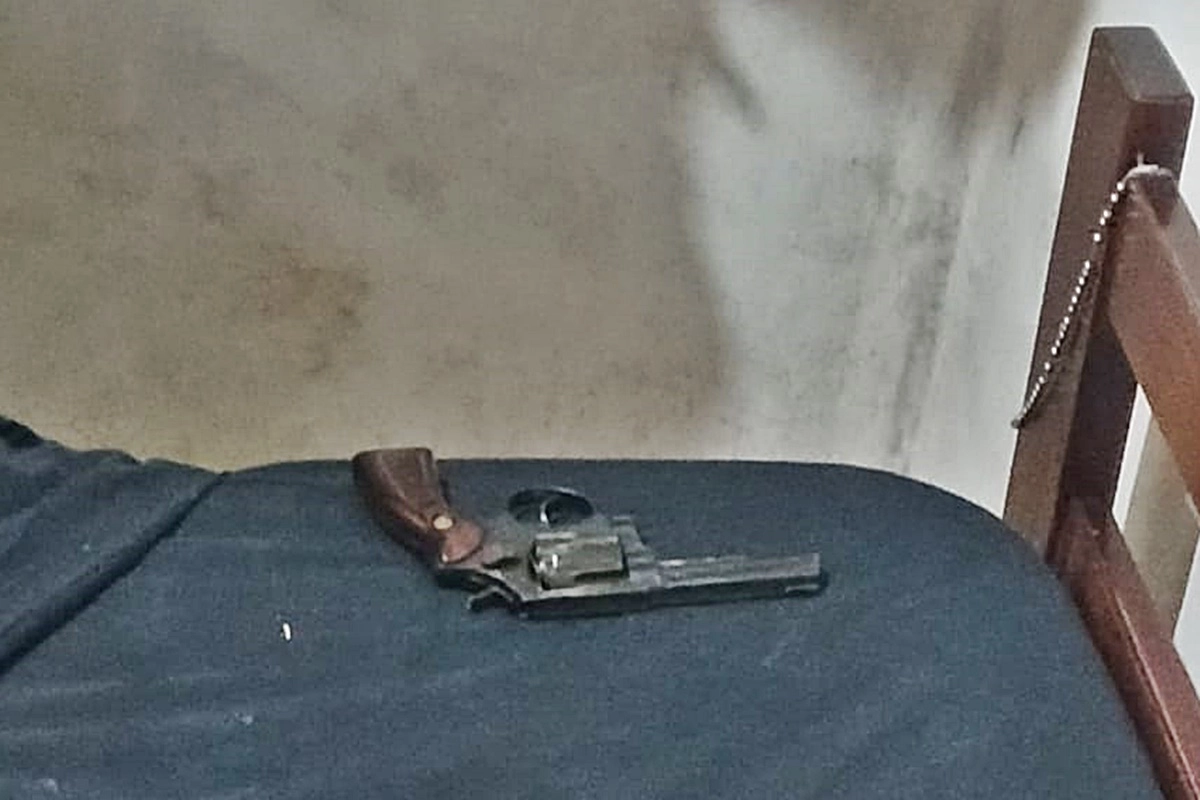 El arma con la que amenazaba el sujeto detenido El arma con la que amenazaba el sujeto detenido