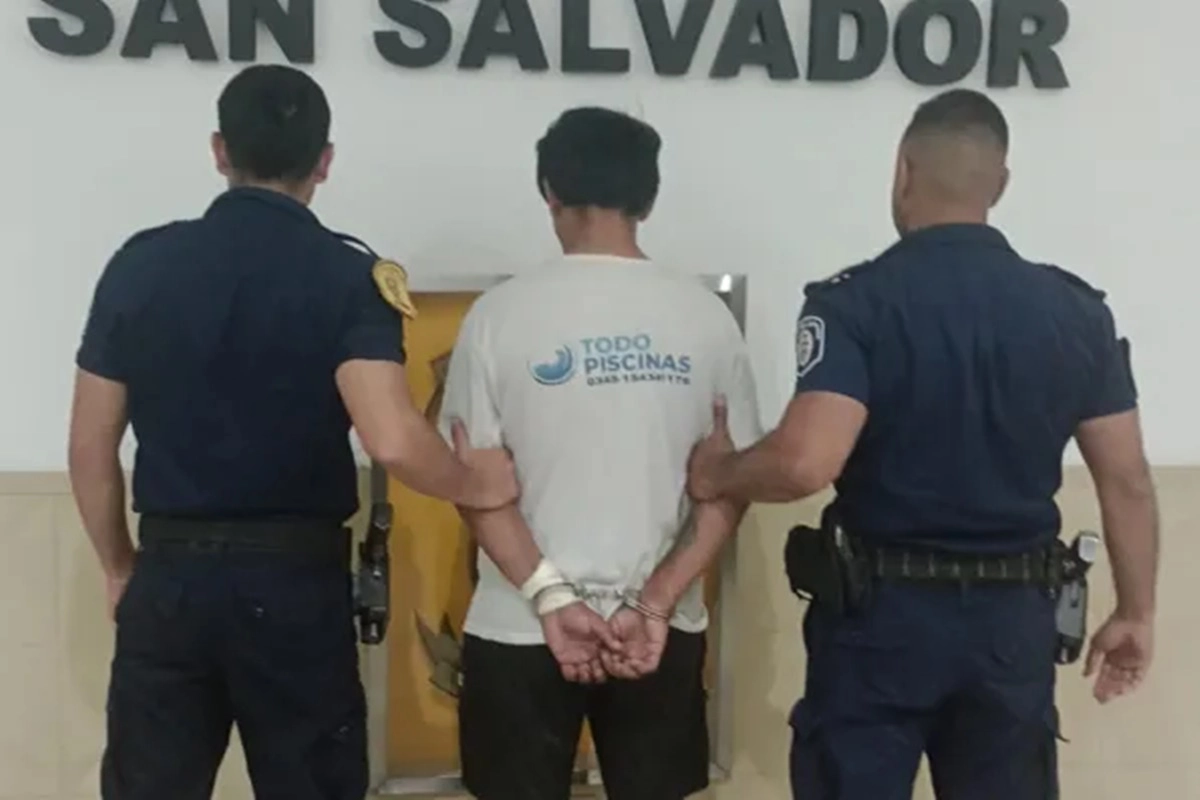 Por orden de la fiscalía quedó alojado en sede policial. Por orden de la fiscalía quedó alojado en sede policial.