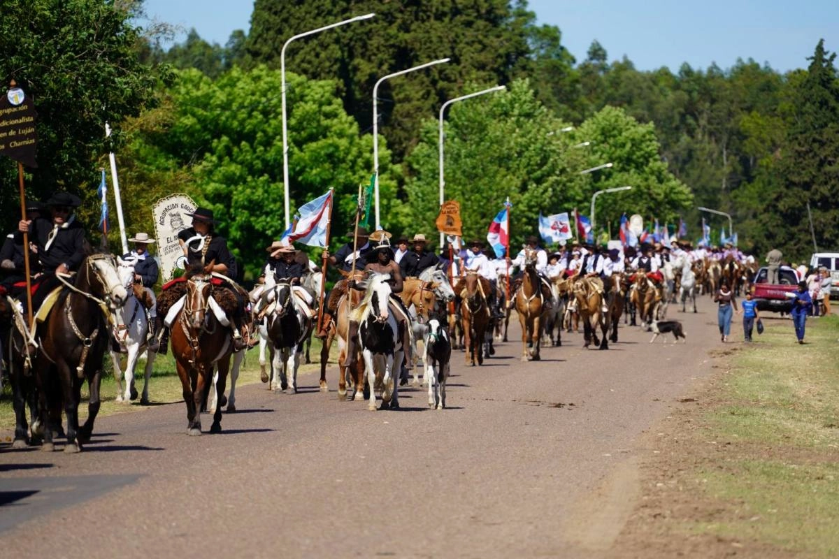 El tradicional desfile gaucho abrió la fiesta. El tradicional desfile gaucho abrió la fiesta.