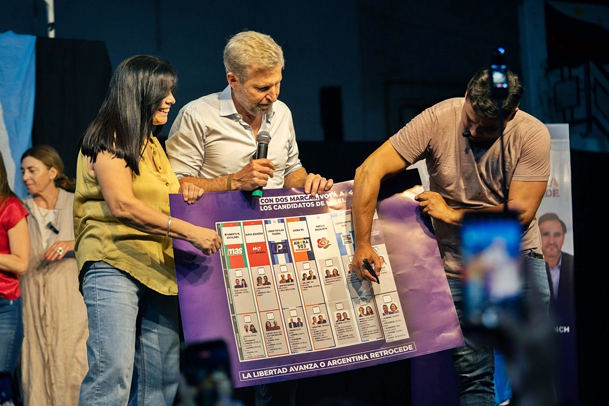 Frigerio encabezó el acto de cierre en la capital provincial Frigerio encabezó el acto de cierre en la capital provincial
