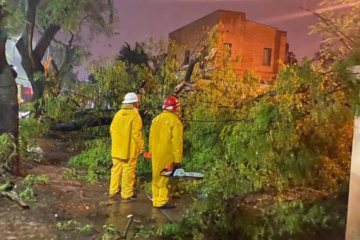 Hasta el momento se asistió a 14 familias afectadas por el temporal. Hasta el momento se asistió a 14 familias afectadas por el temporal.