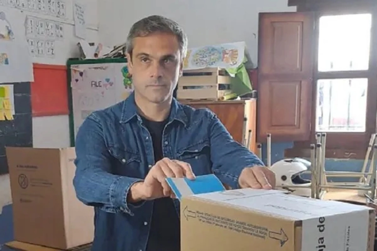 El candidato remarcó que los resultados parciales se conocerán a partir de las 21 horas. El candidato remarcó que los resultados parciales se conocerán a partir de las 21 horas.
