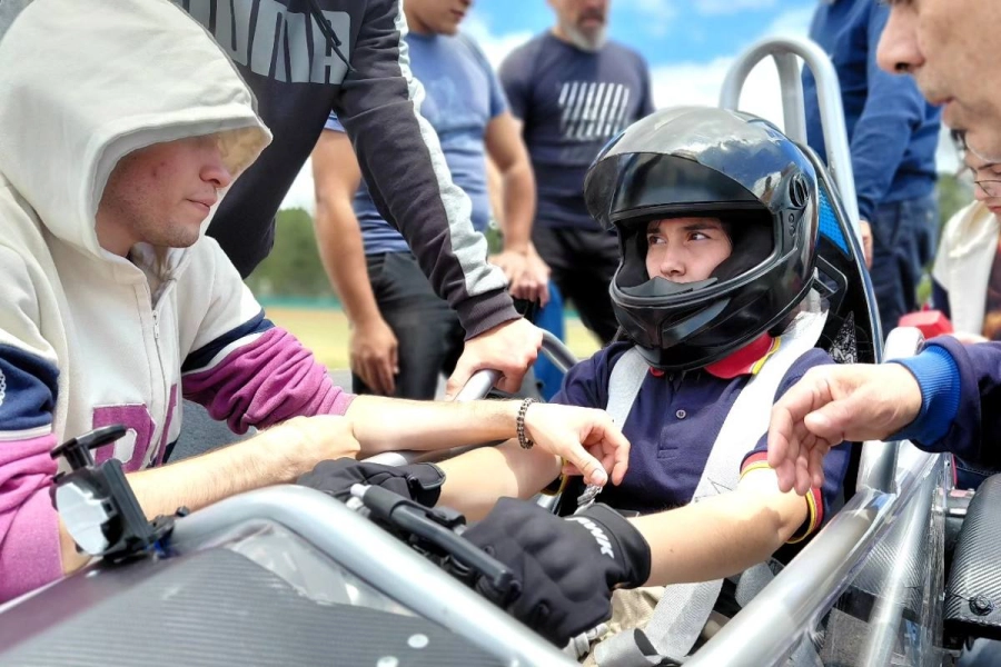 Indicaciones a la piloto antes de la prueba