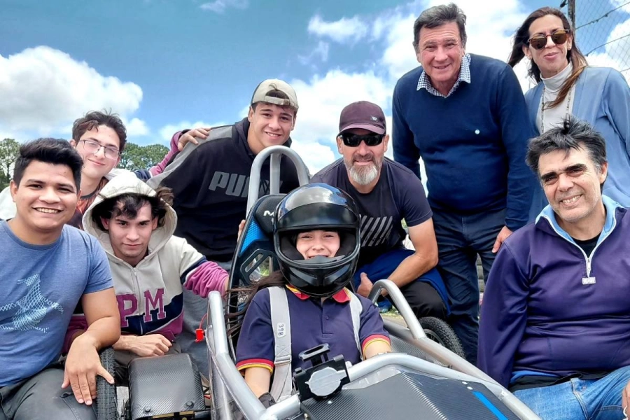 El grupo de prueba en el autódromo de Concordia.