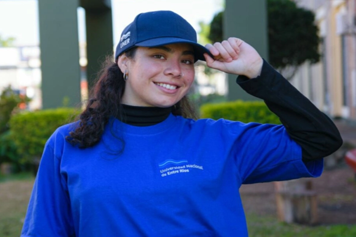 Esto garantiza el derecho exclusivo de la universidad a utilizar sus marcas.