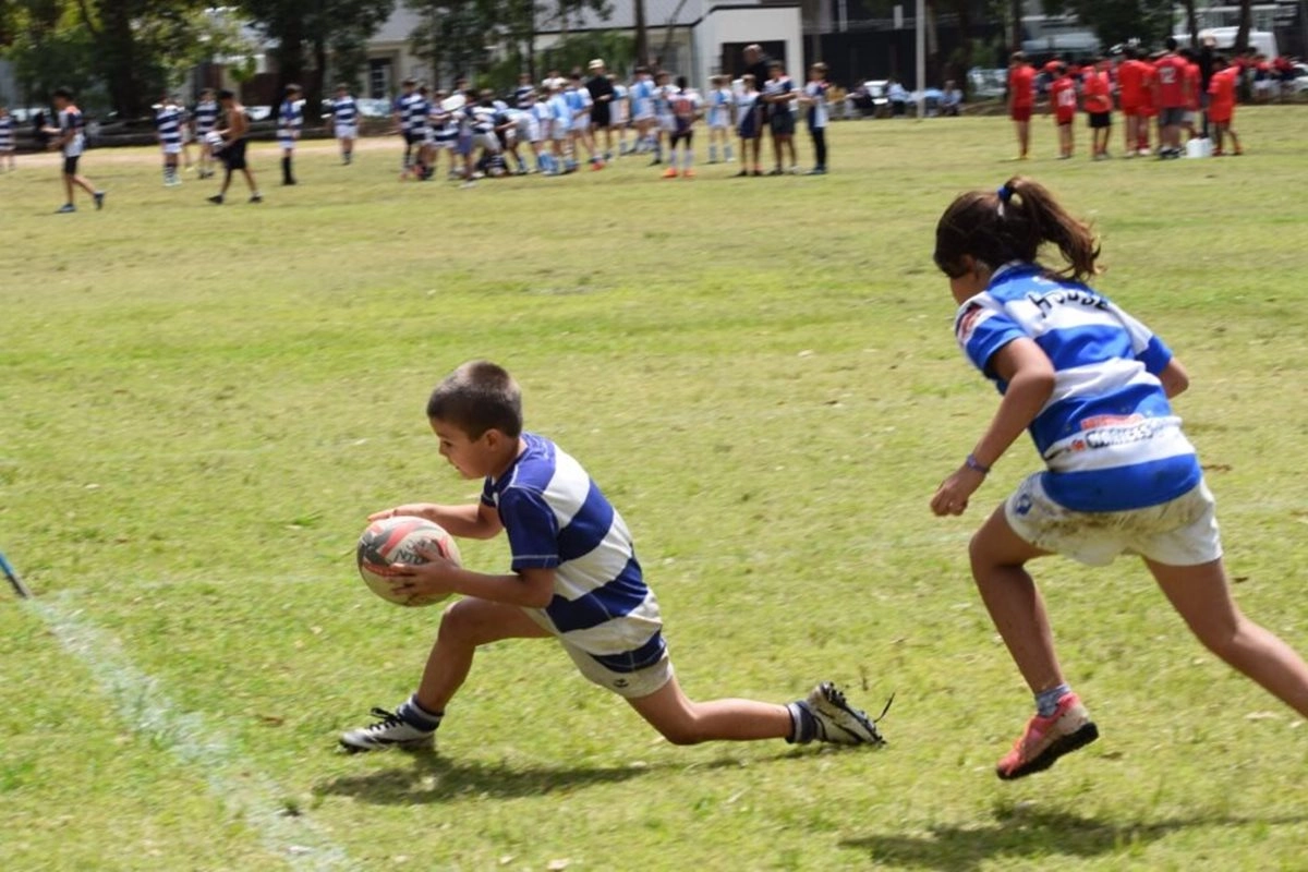 Rugby infantil en Los Espinillos.