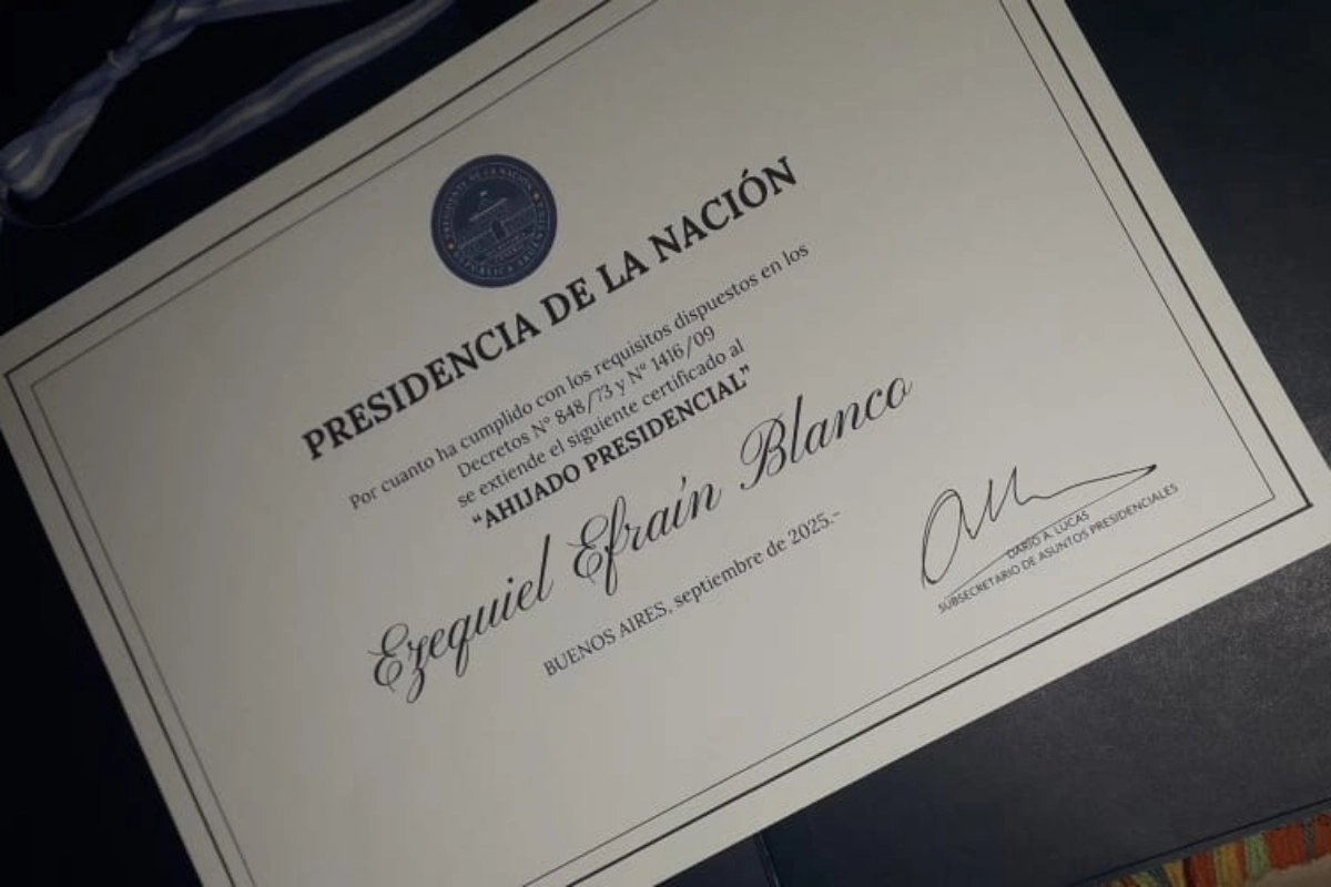 El hombre de 52 años recibió una medalla y un diploma.