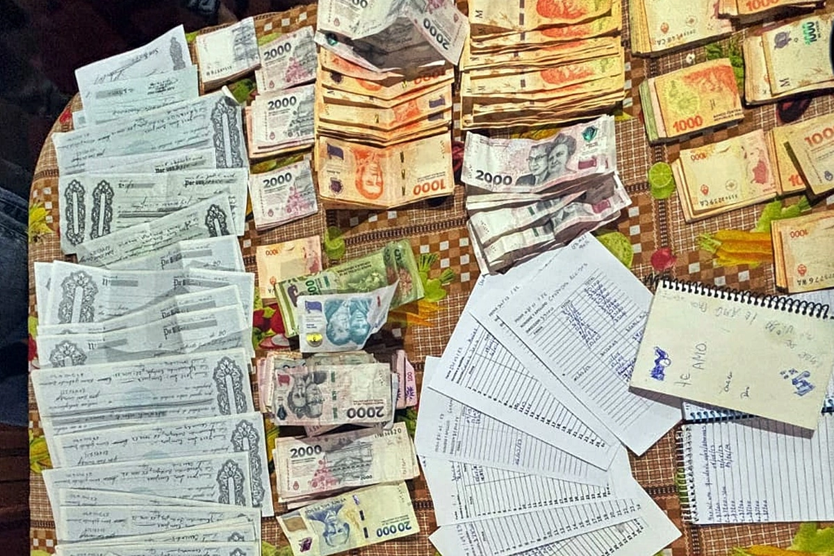 Parte de los elementos secuestrados en los allanamietos.