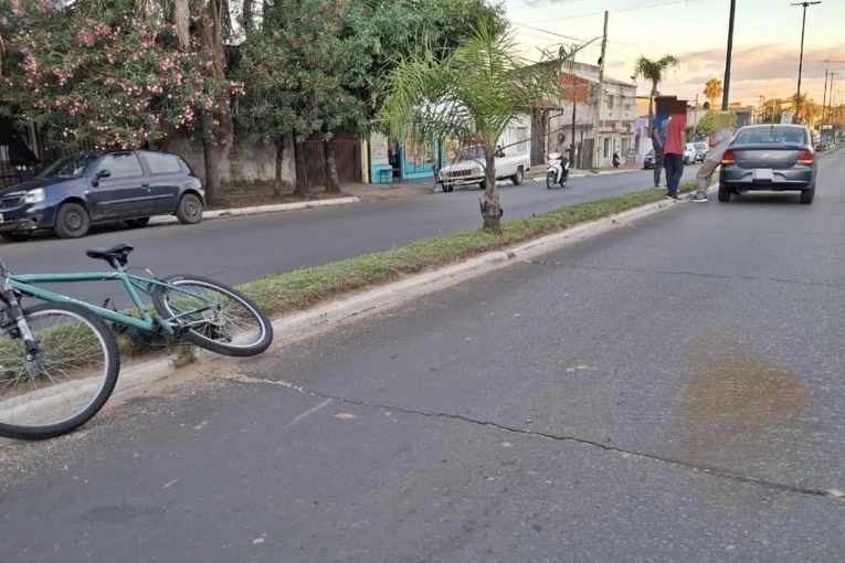 Un menor que circulaba en bicicleta termin&oacute; en el Masvernat por un choque
