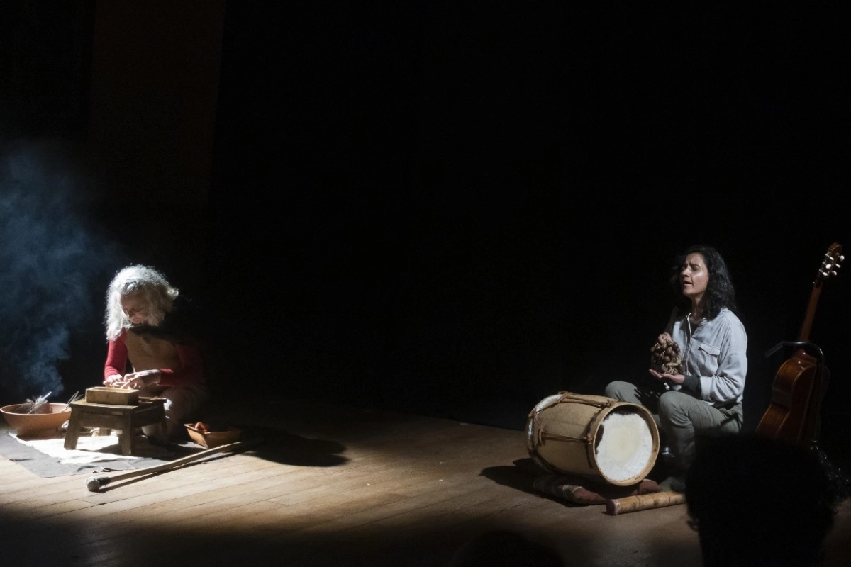 Marta Cot y Lucía Salamanca en escena.