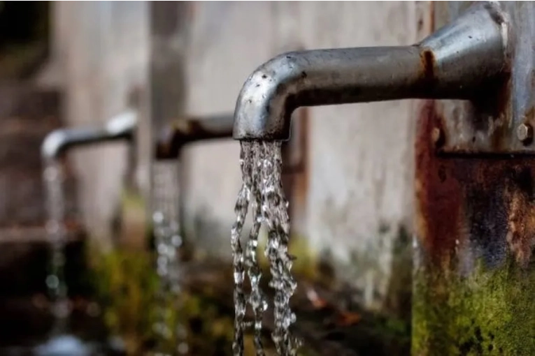 EDOS anunció una reducción en el suministro de agua en múltiples barrios de Concordia