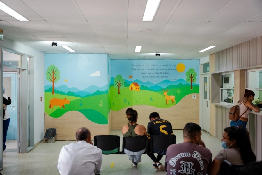 El mural realizado por a cargo de un grupo de voluntarios.