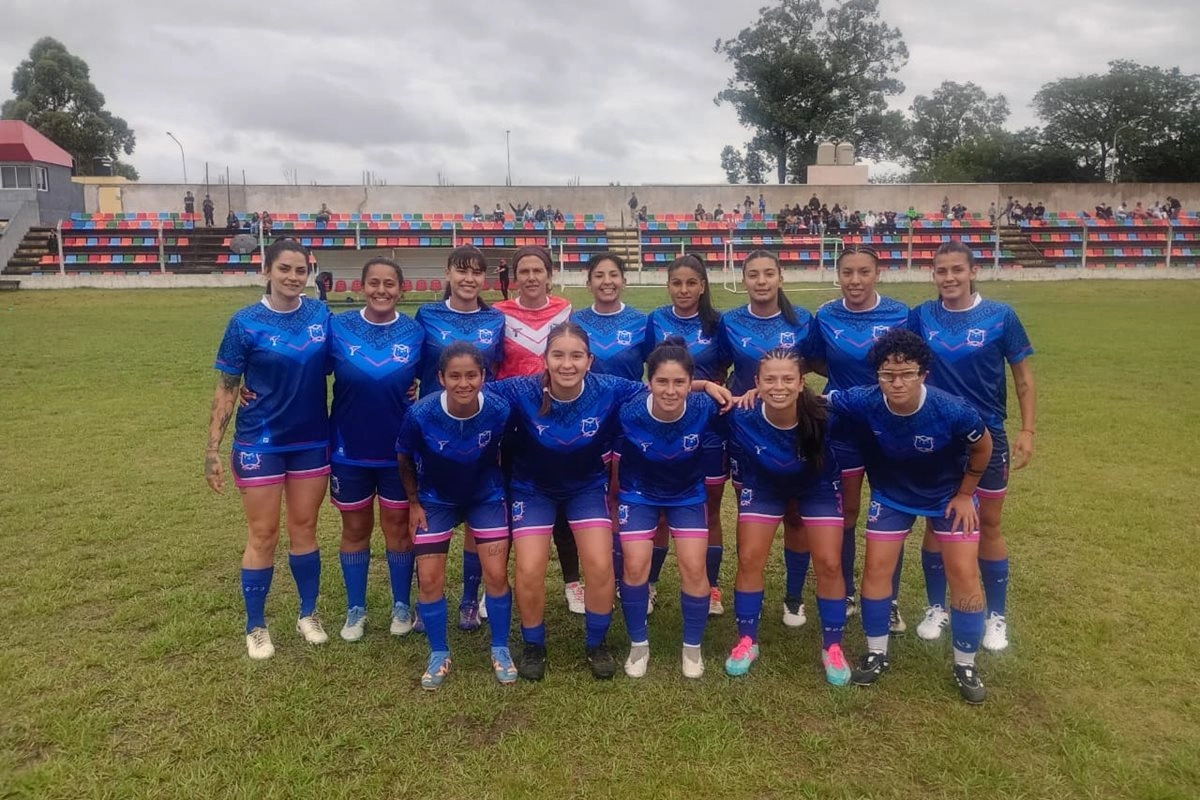 El encuentro se disputó en la tarde lluviosa del domingo en el Estadio Ciudad de Concordia.