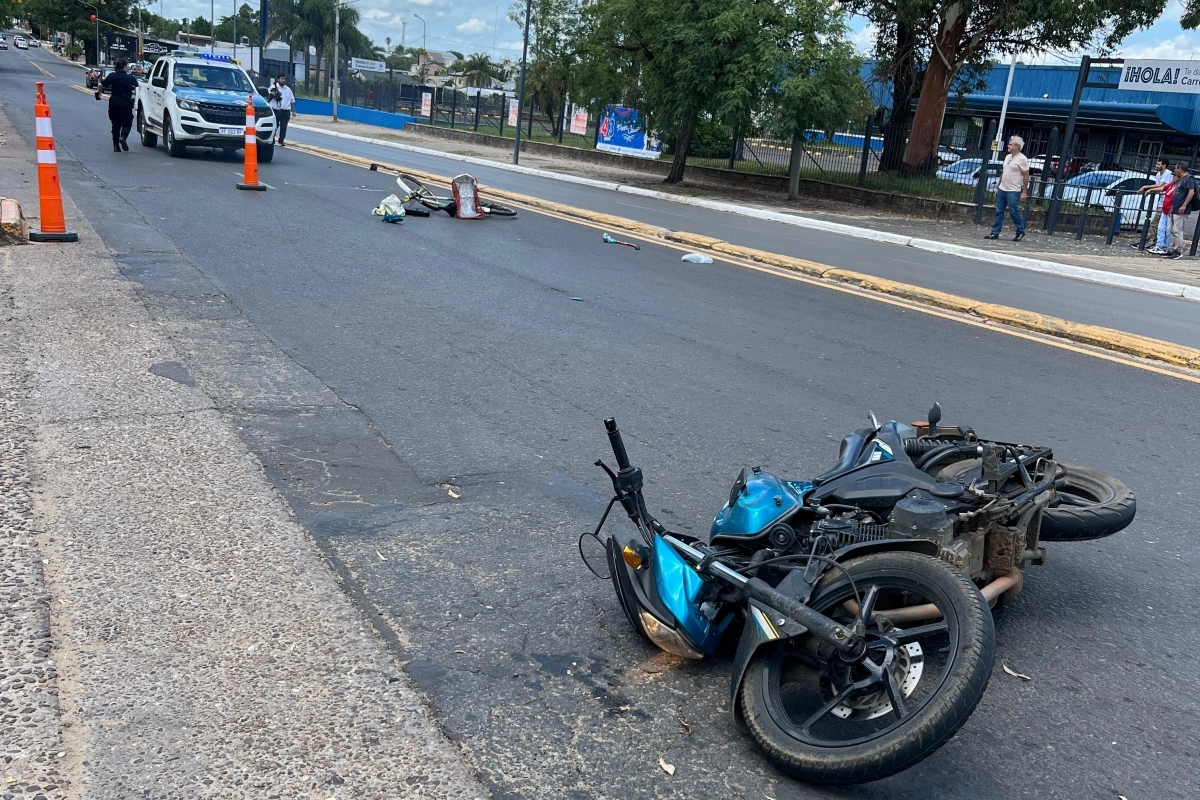 Ambos conductores debieron ser trasladados al hospital.