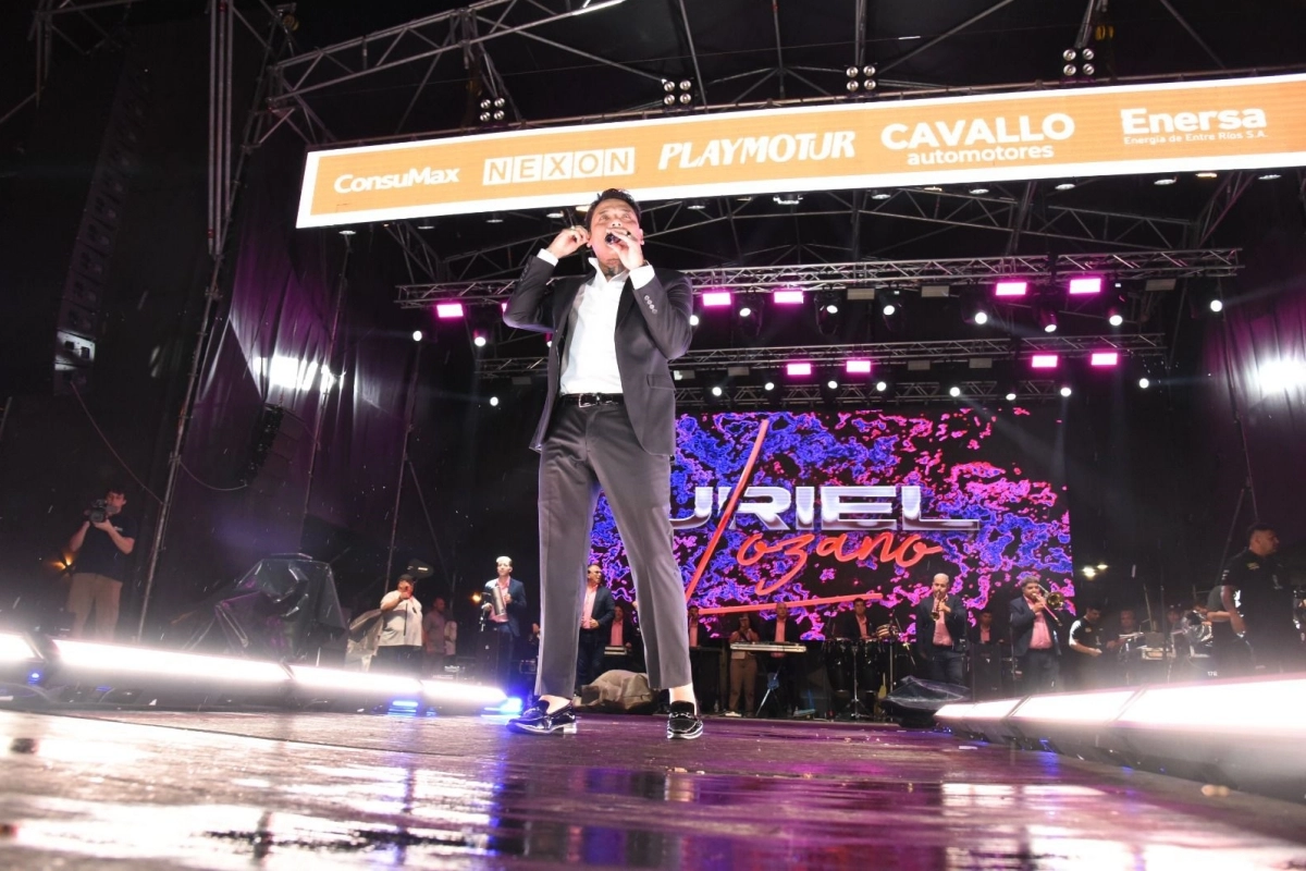 Uriel Lozano hizo bailar al público de la Fiesta Nacional de la Citricultura.