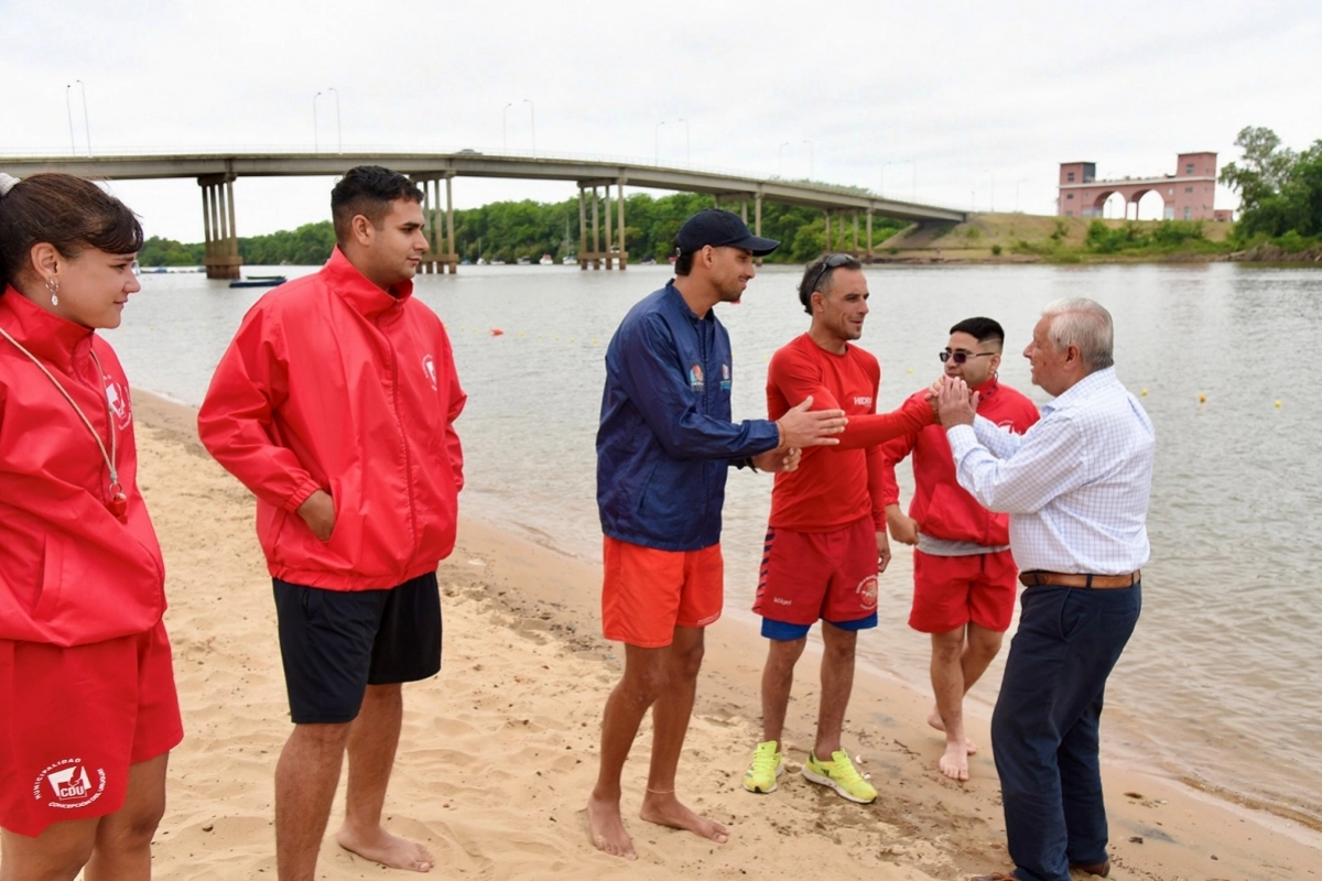 La lluvia no impidió la inauguración de la playas de La Histórica