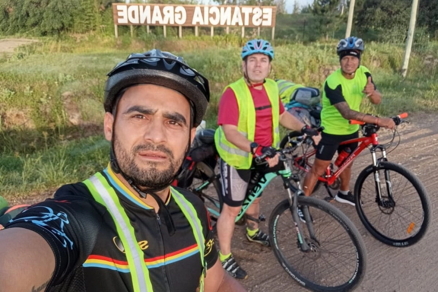 Salas, &Aacute;ngel y Cardozo antes de salir del Departamento Concordia.