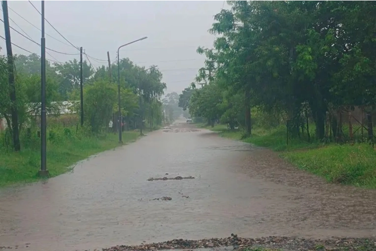 El temporal sacudió a una localidad del norte entrerriano donde hubo familias evacuadas