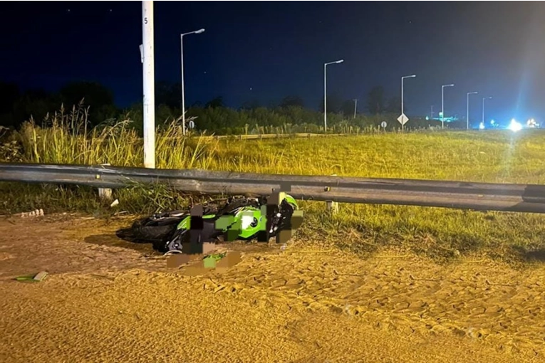 Un hombre perdi&oacute; la vida al chocar contra un guardarra&iacute;l de la Ruta 14