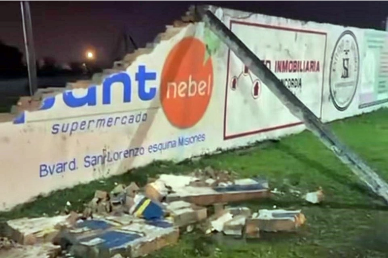 Las fuertes tormentas provocaron da&ntilde;os en el muro perimetral de un club concordiense