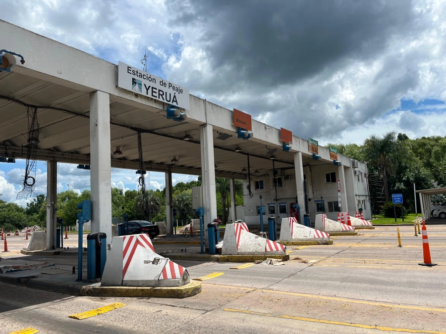 Avanzaron los trabajos de demolici&oacute;n en el Peaje Yeru&aacute;.