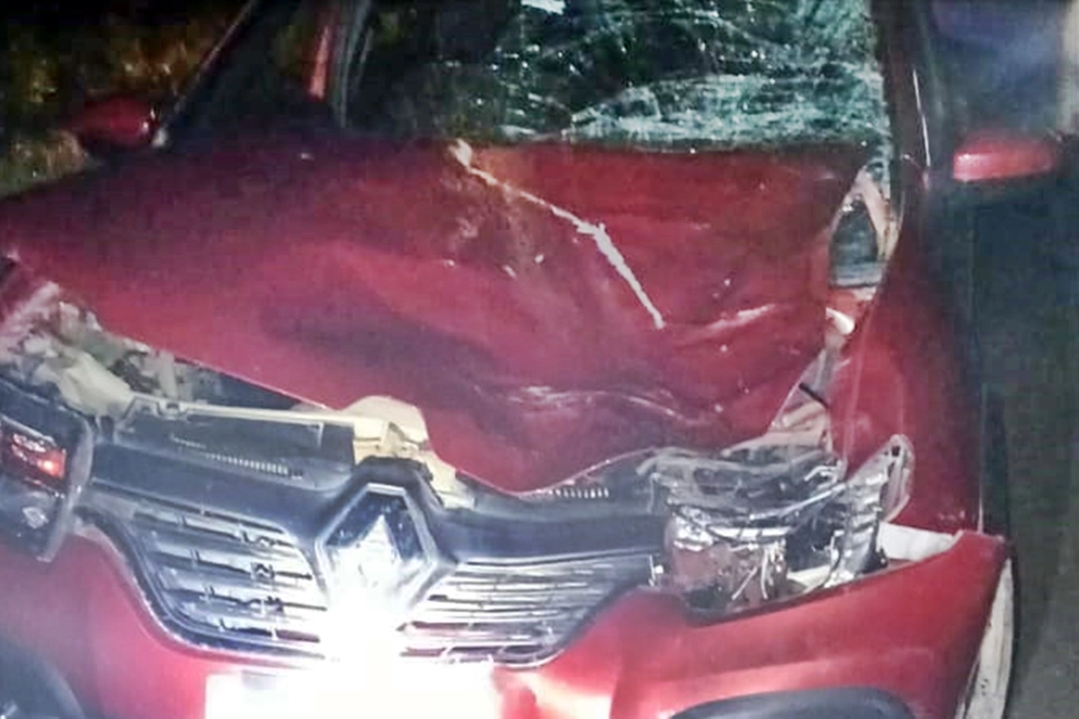 Uno de los veh&iacute;culos involucrados en el siniestro