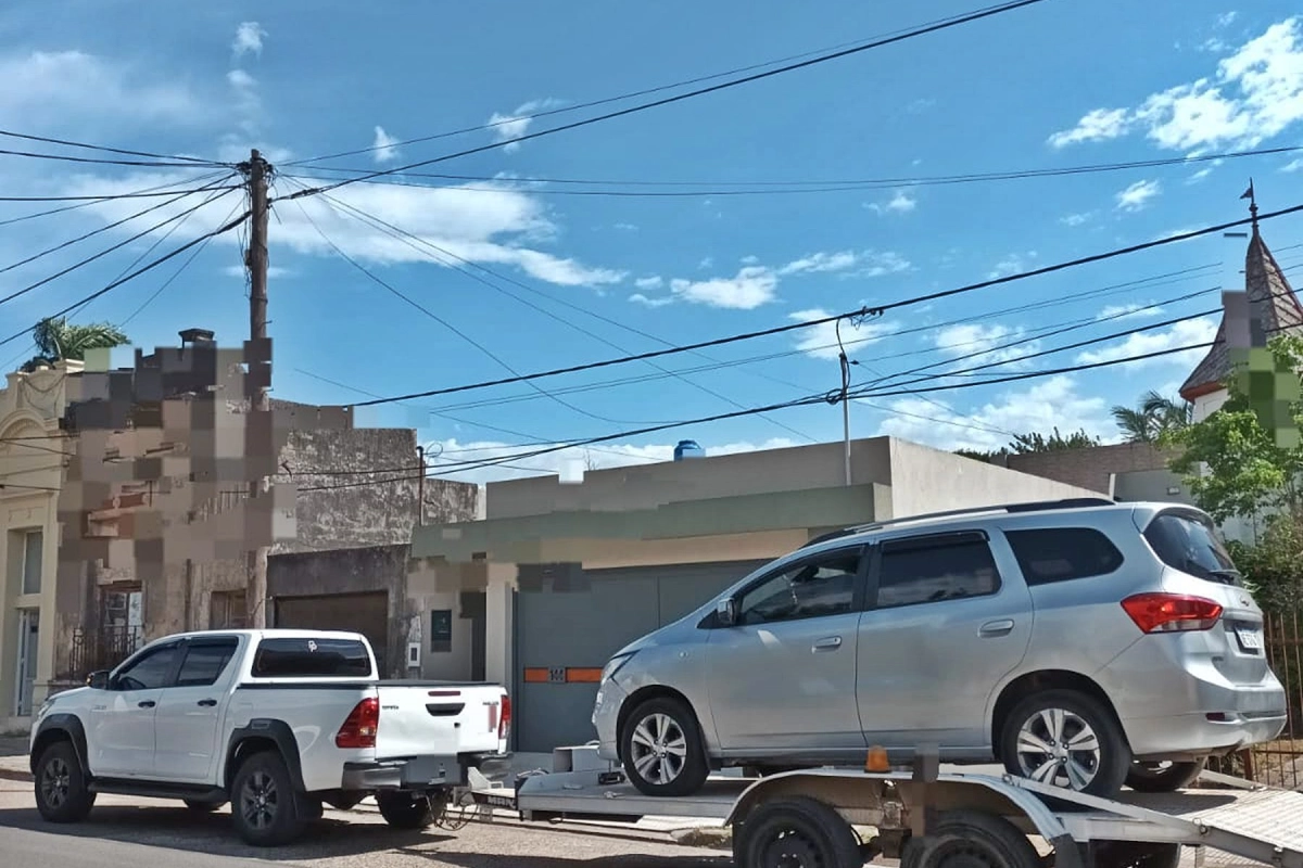 Circulaba ebrio y sin licencia.