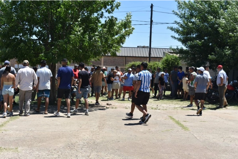 Trabajadores de la cosecha se reunieron con Camejo por el conflicto en la sede gremial