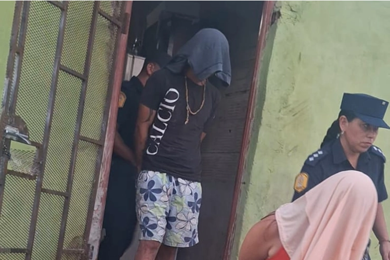 Dos personas fueron detenidas tras allanamientos por amenazas en un barrio concordiense