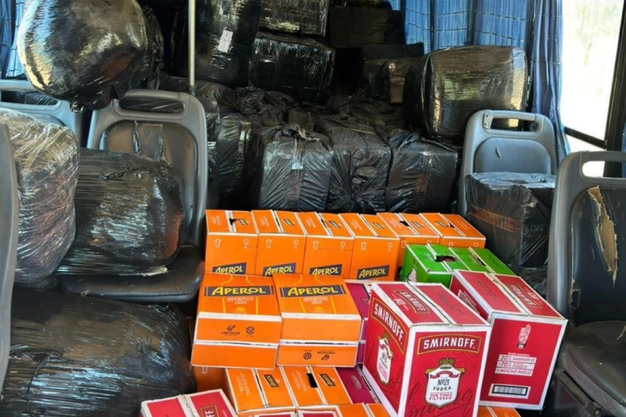 El rodado se trasladaba repleto de mercader&iacute;a.