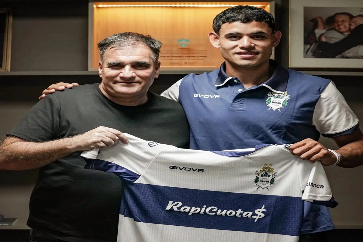 El joven con pasado en la Liga Concordiense firm&oacute; su primer contrato profesional.