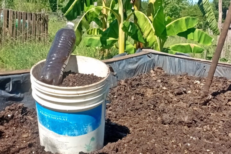 Necesitan "baldes en desuso" para continuar con el reciclado orgánico en un barrio concordiense