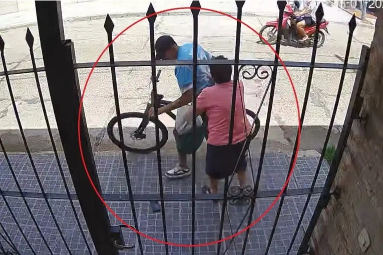 Habló la mujer de 70 años que enfrentó a un ladrón cuando intentó robarle su celular