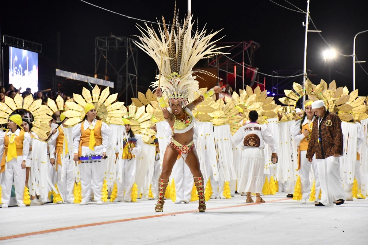 La reina de bater&iacute;a de Imperio en el primer desfile.