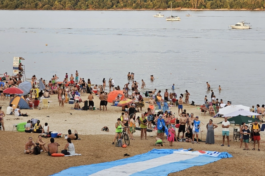 Por tierra, agua y aire defienden el r&iacute;o Uruguay